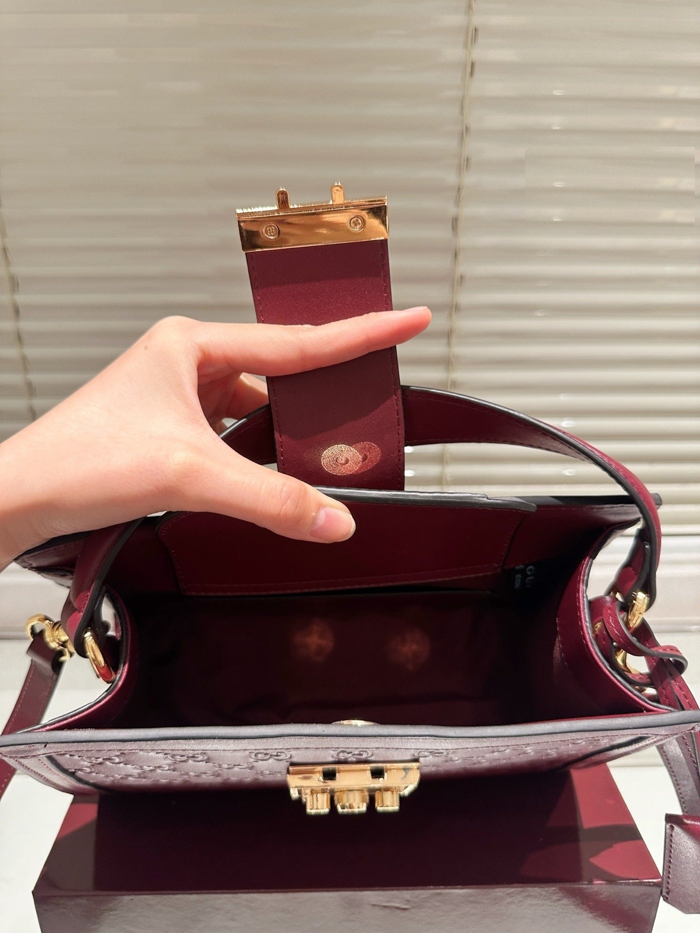 GUCCI PADLOCK MEDIUM TOP HANDLE BAG EMBOSSED BURGUNDY/RED GG LEATHER