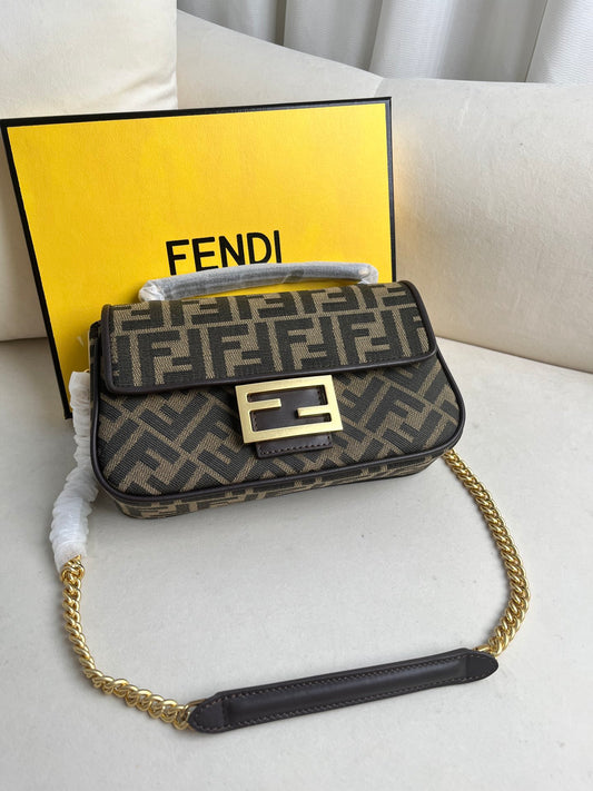 FENDI Iconic Baguette Medium Chain Bag