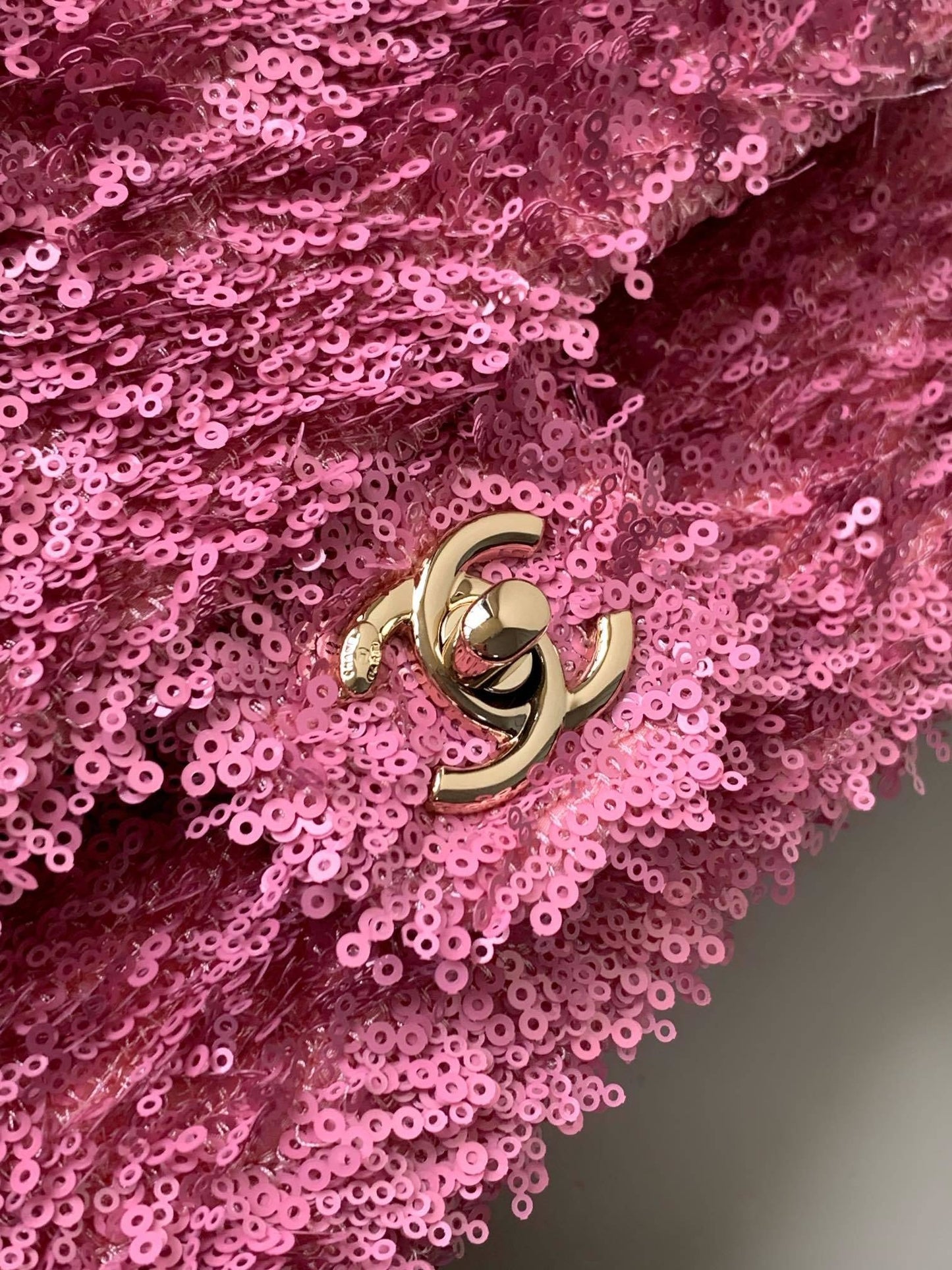 CHANEL TWEED QUILTED FLAP CHAIN WAIST BAG IN PINK