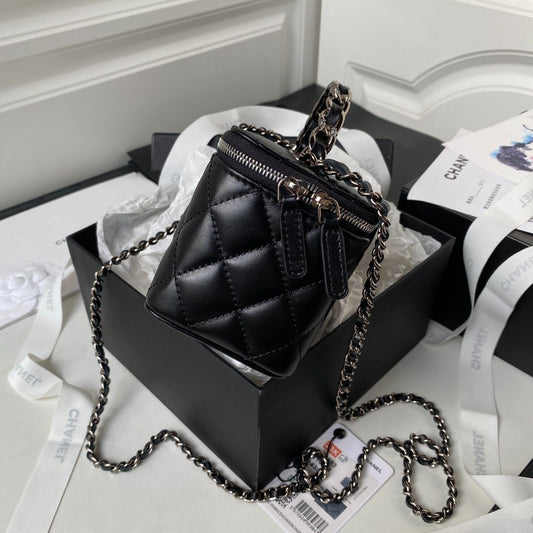 CHANEL QUILTED VANITY SHOULDER BAG BLACK CHAIN STRAP GOLD HARDWARE